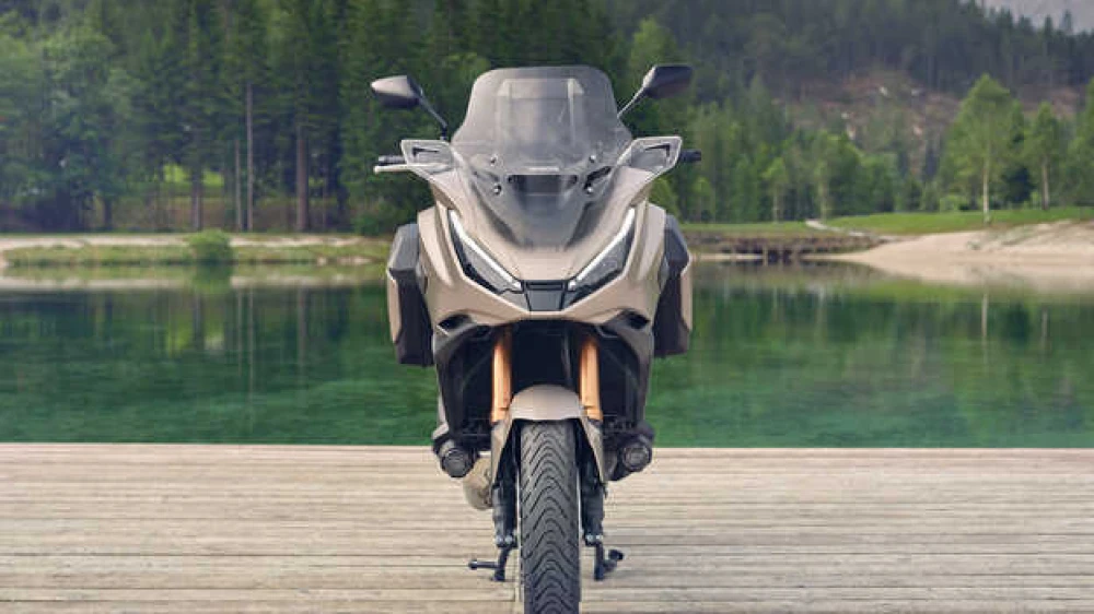 Novi DRL dizajn sa integrisanim indikatorima: