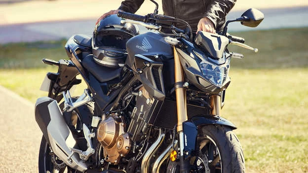 Agresivni Naked stil i nova grafika